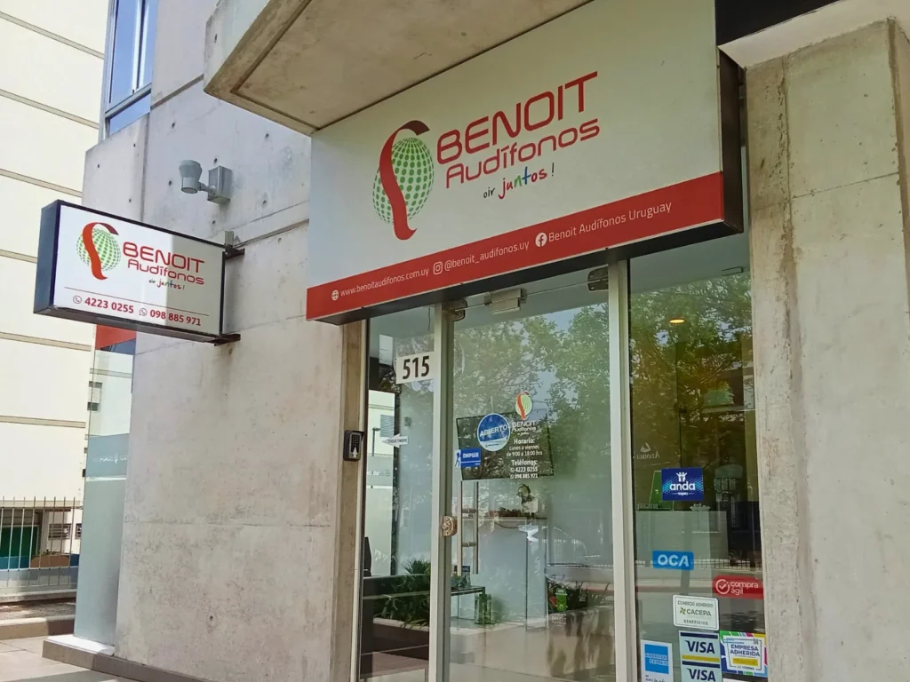 Entrada de la sucursal Benoit Audífonos en José Dodera 515, Maldonado